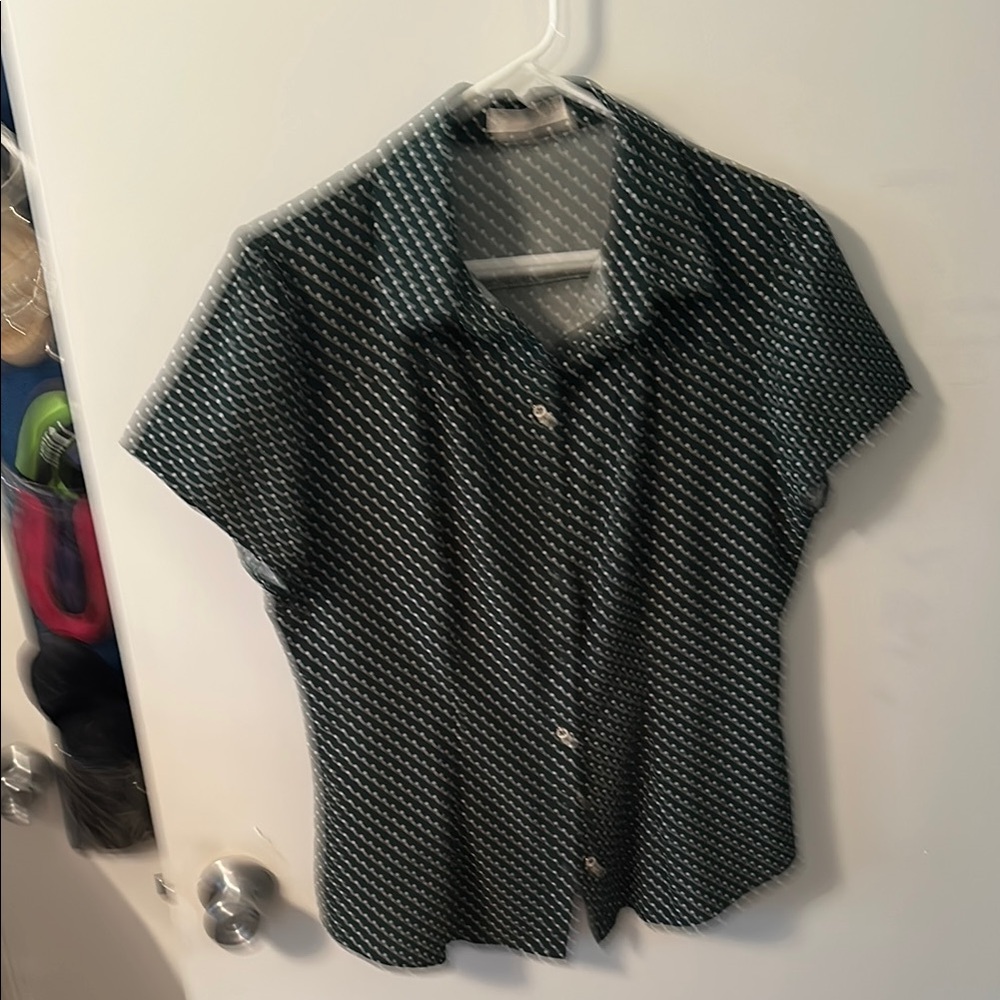 Short Sleeve Fitted Button Down Shirt